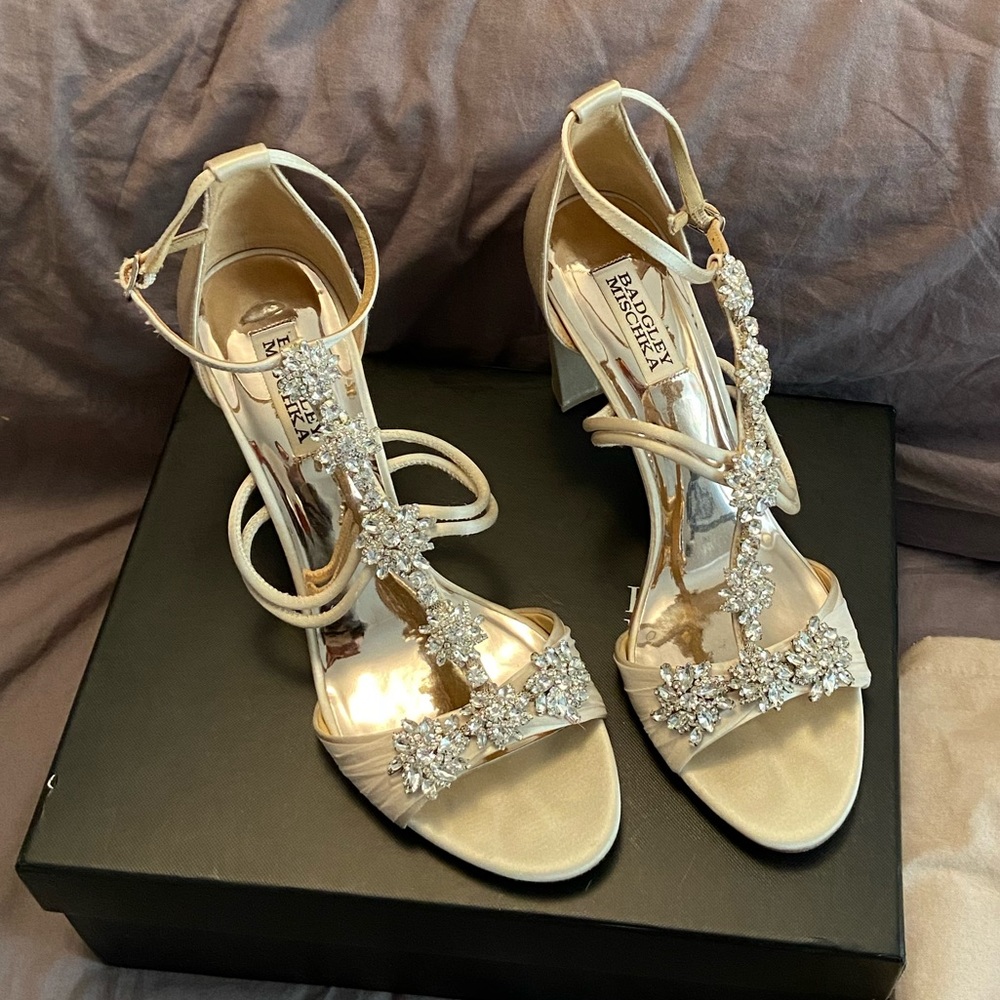 Badgley Mishka Laney Block Heels Ivory 9.5